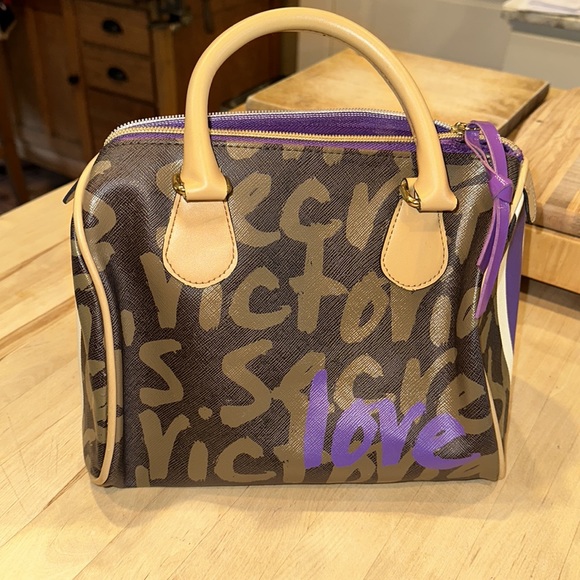 Victoria’s Secret Speedy Bag - Picture 2 of 8